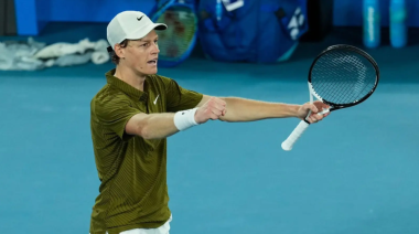 Sinner vence a Shelton y avanza a semifinales del Abierto de Australia