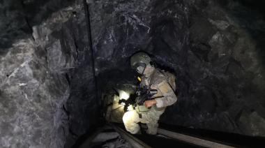 FF.AA. incautan armas de guerra y explosivos a mafia minera en Pataz