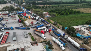 Huaico bloquea la Panamericana Sur y paraliza el tránsito por kilómetros