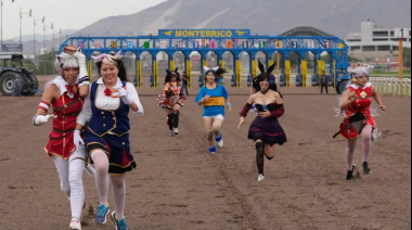 ‘Chicas caballo’ corren en Lima: evento otaku reúne a 5.000 fans en el hipódromo