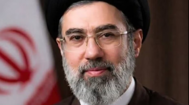 Nuevo líder de Irán amenaza a EE.UU. y pide cerrar el estrecho de Ormuz