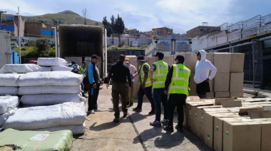 Incautan camión con cigarrillos y ropa ilegal valorizada en S/8,8 millones