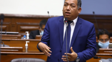 Darwin Espinoza acusado de agresión en centro comercial