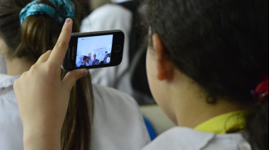 Austria prohibirá redes sociales a menores de 14 años por salud mental