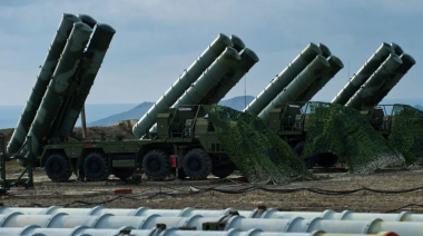 India aprueba millonaria compra de armas: incluye misiles S-400 y drones de ataque