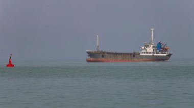 Irán reabre paso humanitario en el estrecho de Ormuz