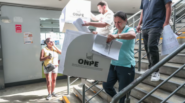 Amplían jornada electoral en Lima tras fallas en instalación de mesas