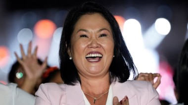 Keiko Fujimori lidera resultados preliminares y espera a su rival