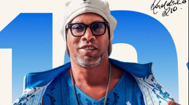 Ronaldinho sorprende y lanza su primer disco musical