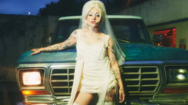Mon Laferte sorprende con 20 canciones en su álbum más íntimo