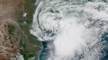 Tormenta Arthur amenaza Texas: advierten inundaciones “que ponen en riesgo la vida” de millones