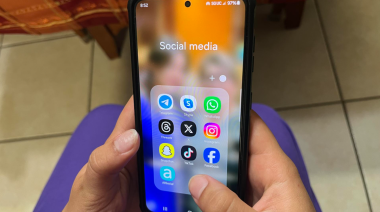 Emiratos Árabes da un paso histórico: prohíbe redes sociales a menores de 15 años