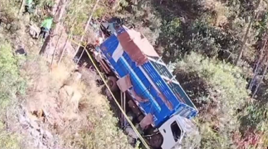 Seis muertos deja despiste de camión tras presunto asalto