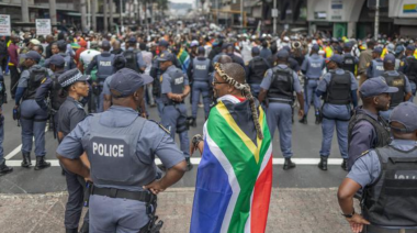 Sudáfrica detiene a más de 900 personas tras protestas xenófobas