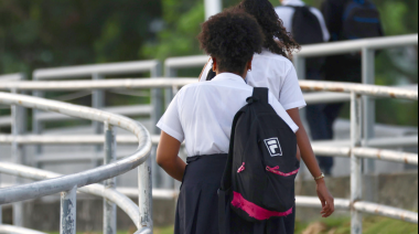 Suicidios de adolescentes impulsan nueva ley contra acoso escolar en Panamá
