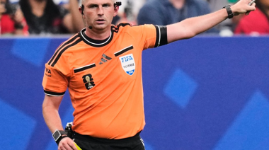 Michael Oliver arbitrará el decisivo España-Bélgica por cuartos mundialistas