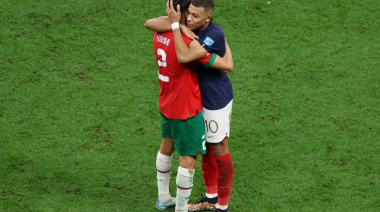Francia blinda París ante partido de alto riesgo mundialista