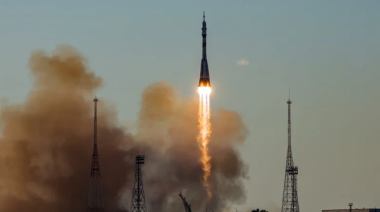 Rusia lanza nave Soyuz con tripulación rumbo a la EEI