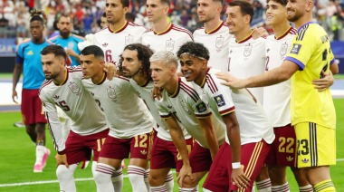 España suspende entrenamiento por tormentas antes de final mundialista