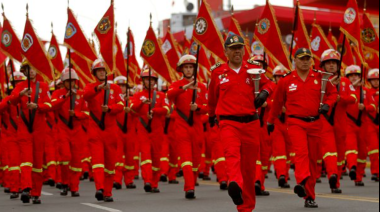 Keiko promete corregir exclusión de bomberos del desfile militar