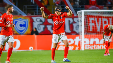 Cienciano derrota a Universitario y frena su avance en el Clausura