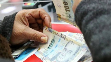 Empresarios plantean postergar aumento del sueldo mínimo hasta el 2027
