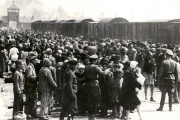 Líderes internacionales se reúnen en Auschwitz para conmemorar el Día del Recuerdo del Holocausto