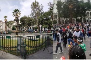 Municipalidad de Arequipa instala vallas en la pileta del Tuturutu tras incidentes durante los carnavales