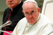 El Papa Francisco reanuda la fisioterapia respiratoria tras crisis respiratoria