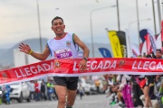 Eric Belizario Sucapuca se lleva el primer lugar en la Maratón Internacional Virgen de la Candelaria 2025