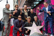 Green Day inmortalizado en Hollywood: recibe su estrella en el Paseo de la Fama rodeado de fans y amigos famosos