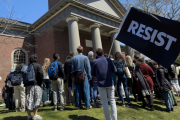 Harvard Enfrenta al Gobierno de Trump: Demanda por Bloqueo a Estudiantes Internacionales y Fondos Federales