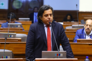 Edward Málaga exige renuncia de Dina Boluarte y rechaza nuevo Gabinete