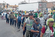 Paro minero bloquea vías y paraliza transporte en Arequipa