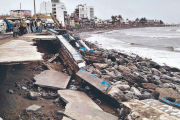 Oleajes destruyen vías y MTC declara emergencia en playas de Trujillo
