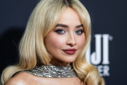 Sabrina Carpenter logra protección judicial: juez impone orden de alejamiento por cinco años a presunto acosador