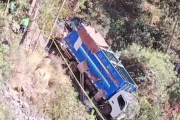 Seis muertos deja despiste de camión tras presunto asalto