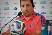 Néstor Lorenzo elogia a Portugal antes del duelo decisivo