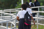 Suicidios de adolescentes impulsan nueva ley contra acoso escolar en Panamá