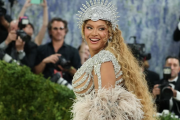 Beyoncé sorprende fans con nueva canción tras dos años