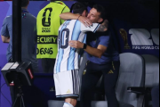 Scaloni rompe en llanto y defiende legado histórico de Messi