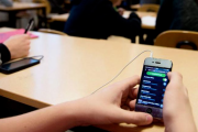 Colegio Independencia Americana restringe celulares para mejorar atención estudiantil