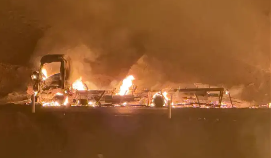 Conductor muere calcinado tras choque e incendio de camiones cisterna ...
